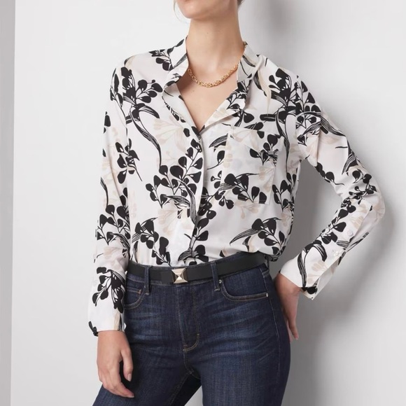 White House Black Market Tops - White House Black Market Black and White Floral Blouse Size XS